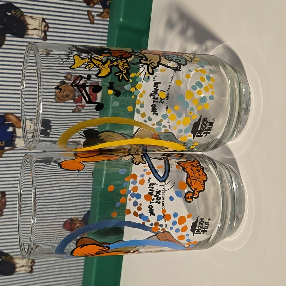 Vintage Wilma and Freddy Cartoon 1986 Glass Set - Picture 3 of 7